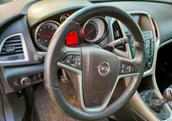 Opel Astra cena 27900 przebieg: 146200, rok produkcji 2012 z Płońsk małe 301